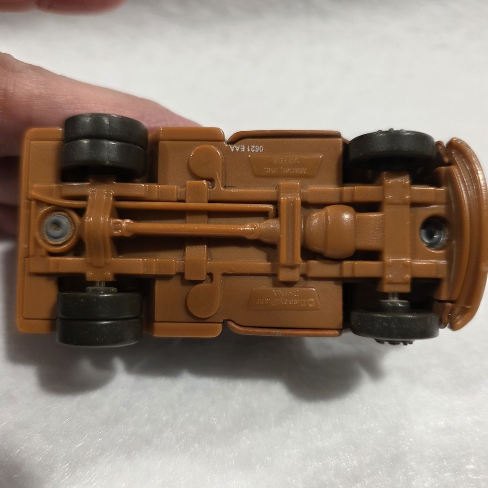 Disney Pixar Cars 2 Race Team Mater Tow Truck 3" Figure Diecast 1:55‎ V2798 - Picture 6 of 6